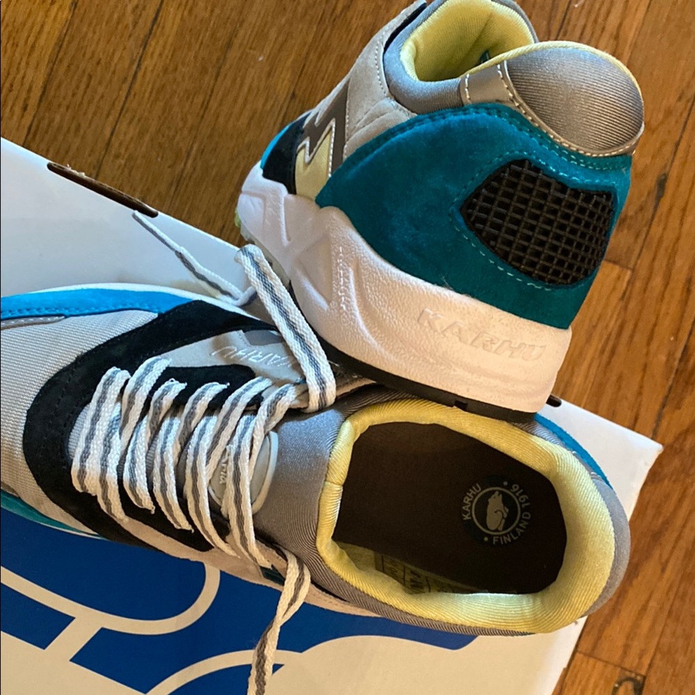 Karhu Aria US 6 Athletic Sneakers - Picture 7 of 9